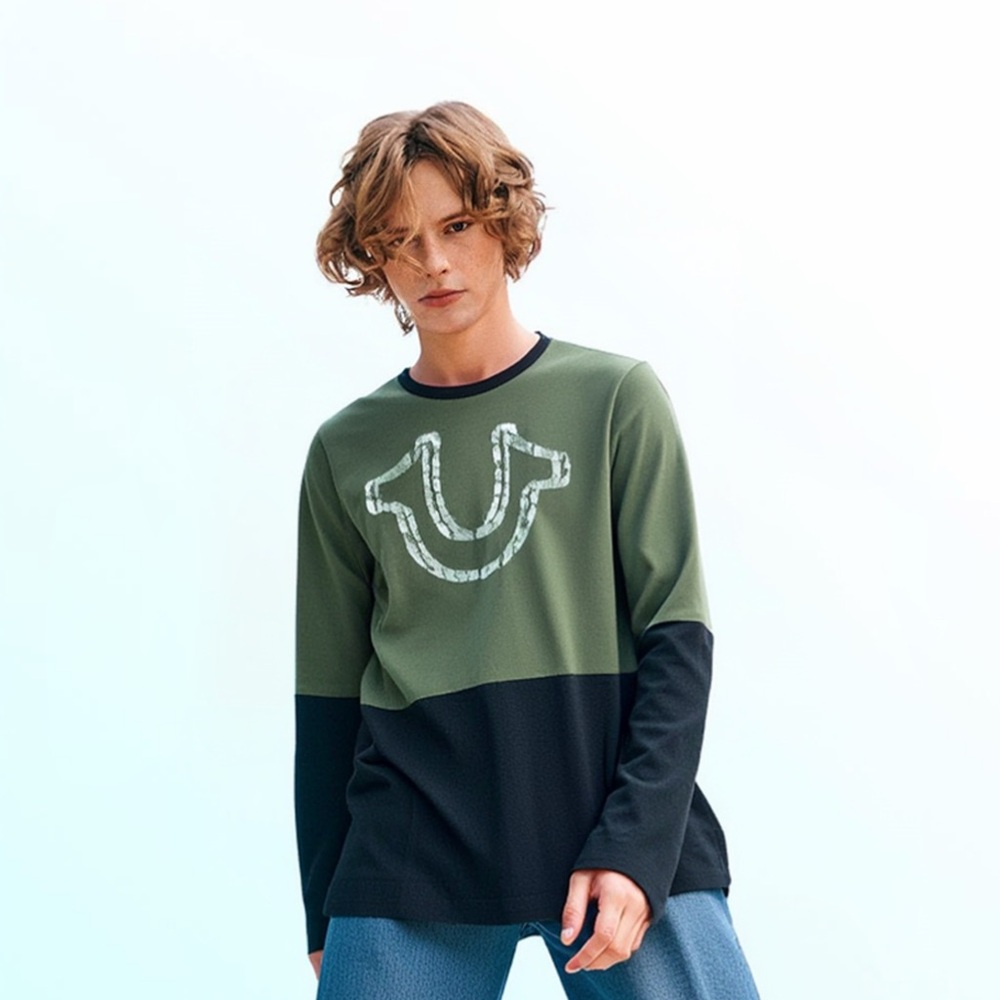 True Religion Horseshoe Logo Boys Olive Black Long Sleeve Street Wear World Tour
